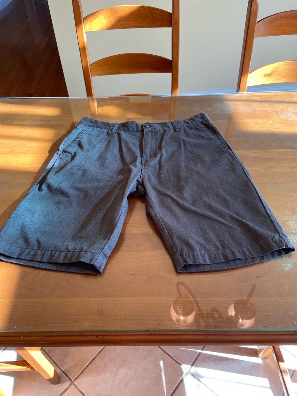 Volcom Men's Casual Dark Gray Shorts - Classic Fit. Waist 32.